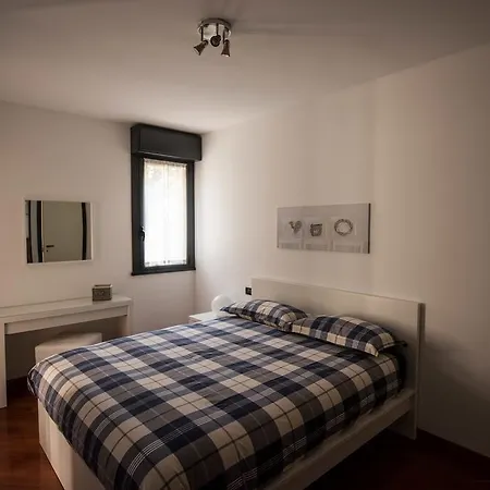 Apartment Aurora Como