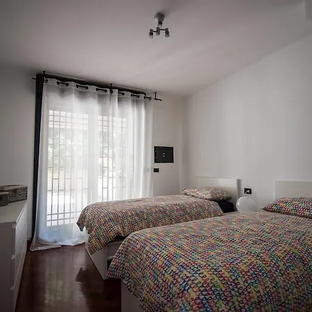 Aurora Apartment *
